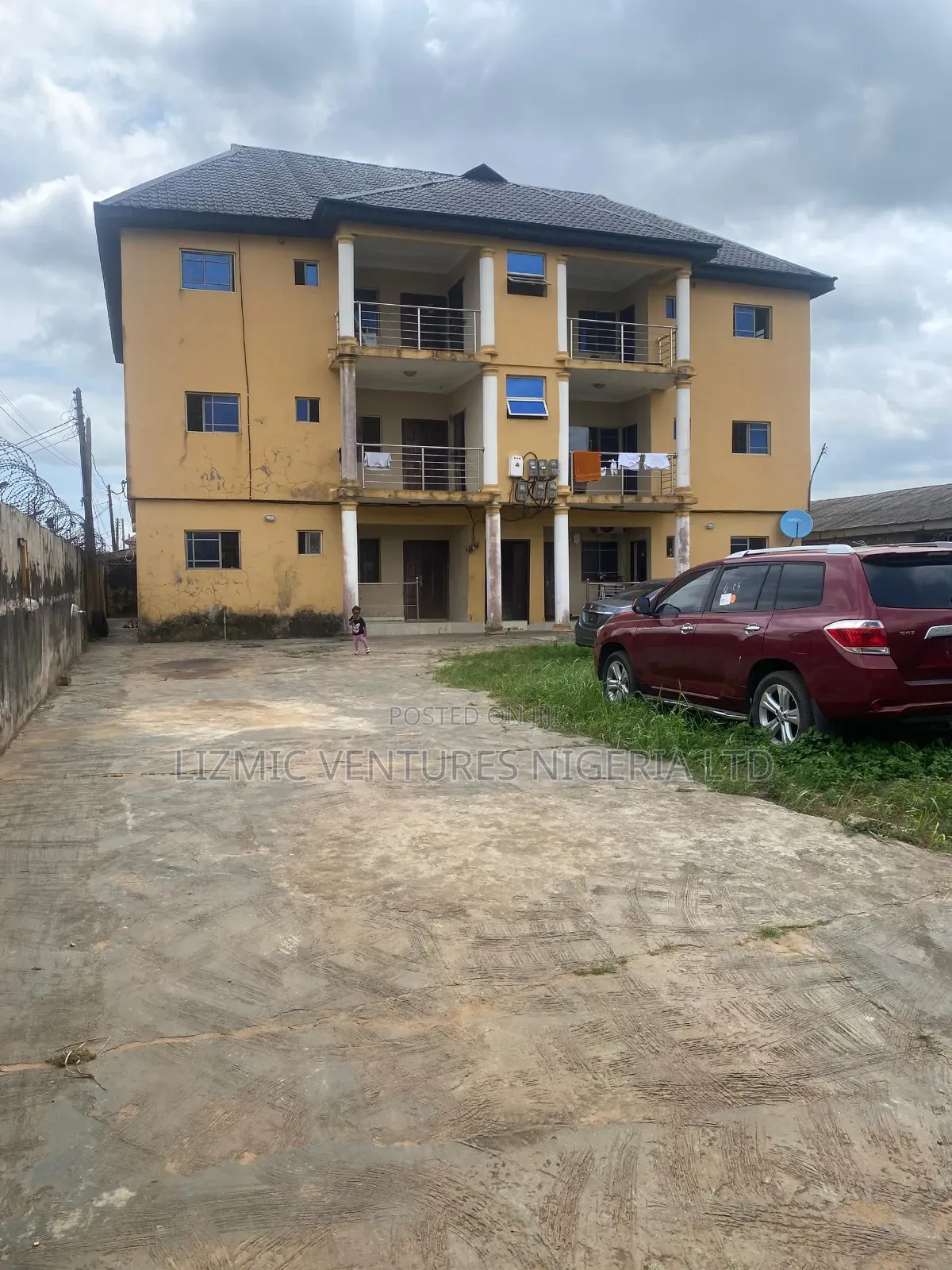 Furnished 6bdrm Block of Flats in Isuti Rd, Igando / Ikotun/Igando in Igando / Ikotun/Igando