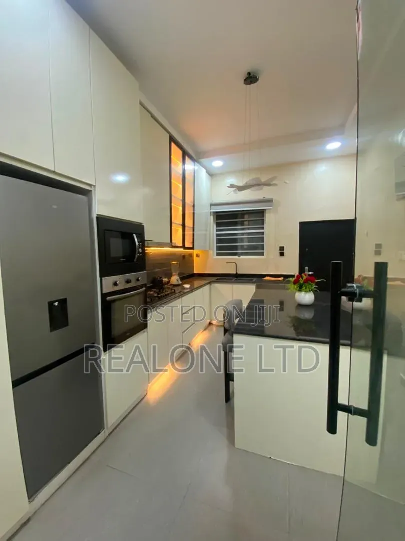 Furnished 4bdrm Duplex in Chevron for rent in Chevron