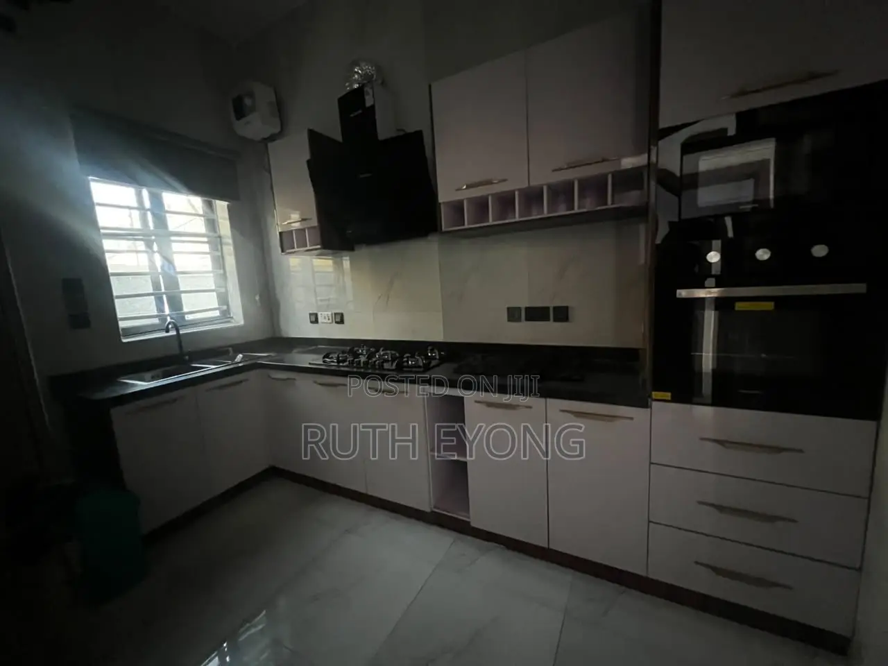 4bdrm Townhouse / Terrace in Off Spg Road Ologolo for rent in Ologolo