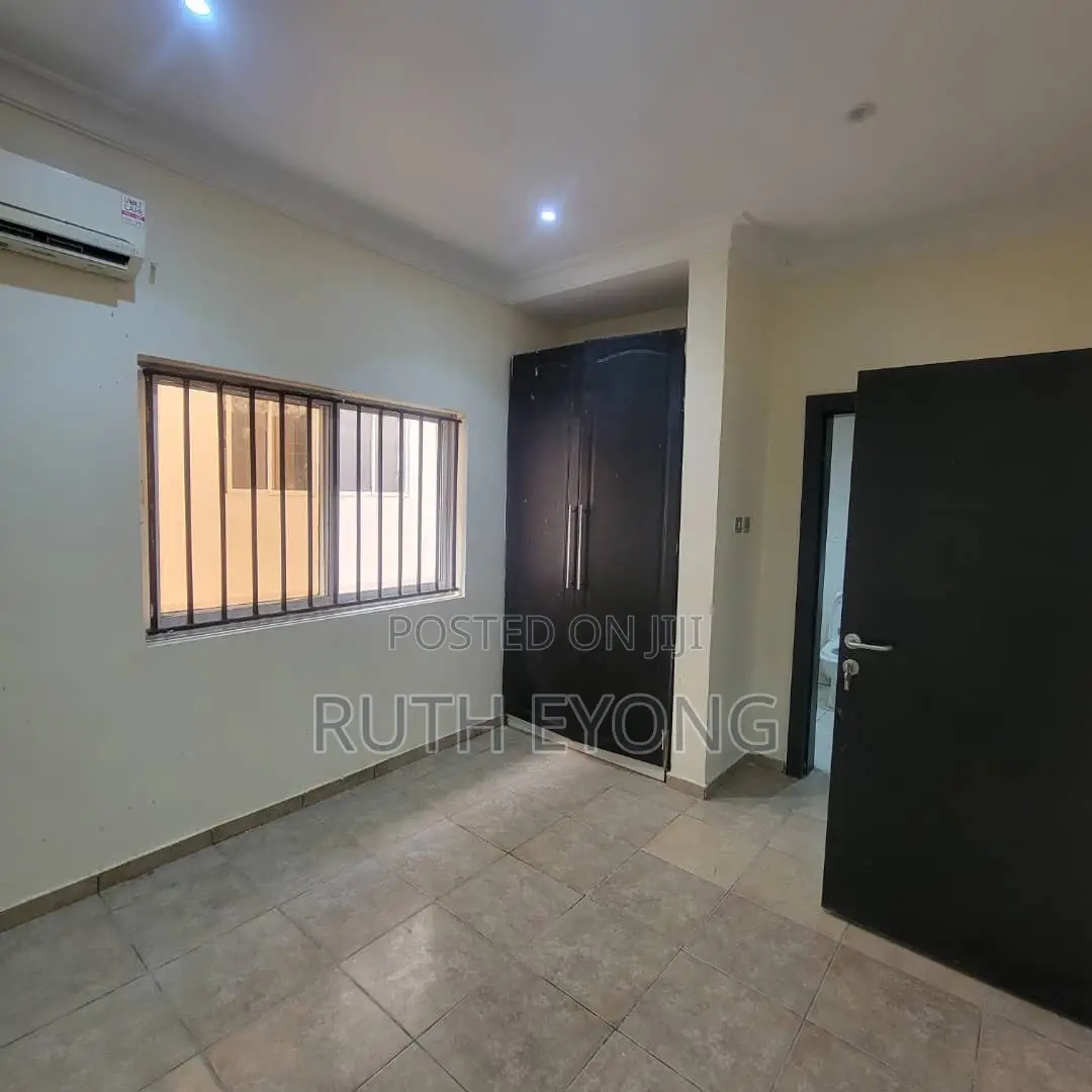 5bdrm Townhouse / Terrace in Off Nnpc Road Osapa for rent in Osapa london