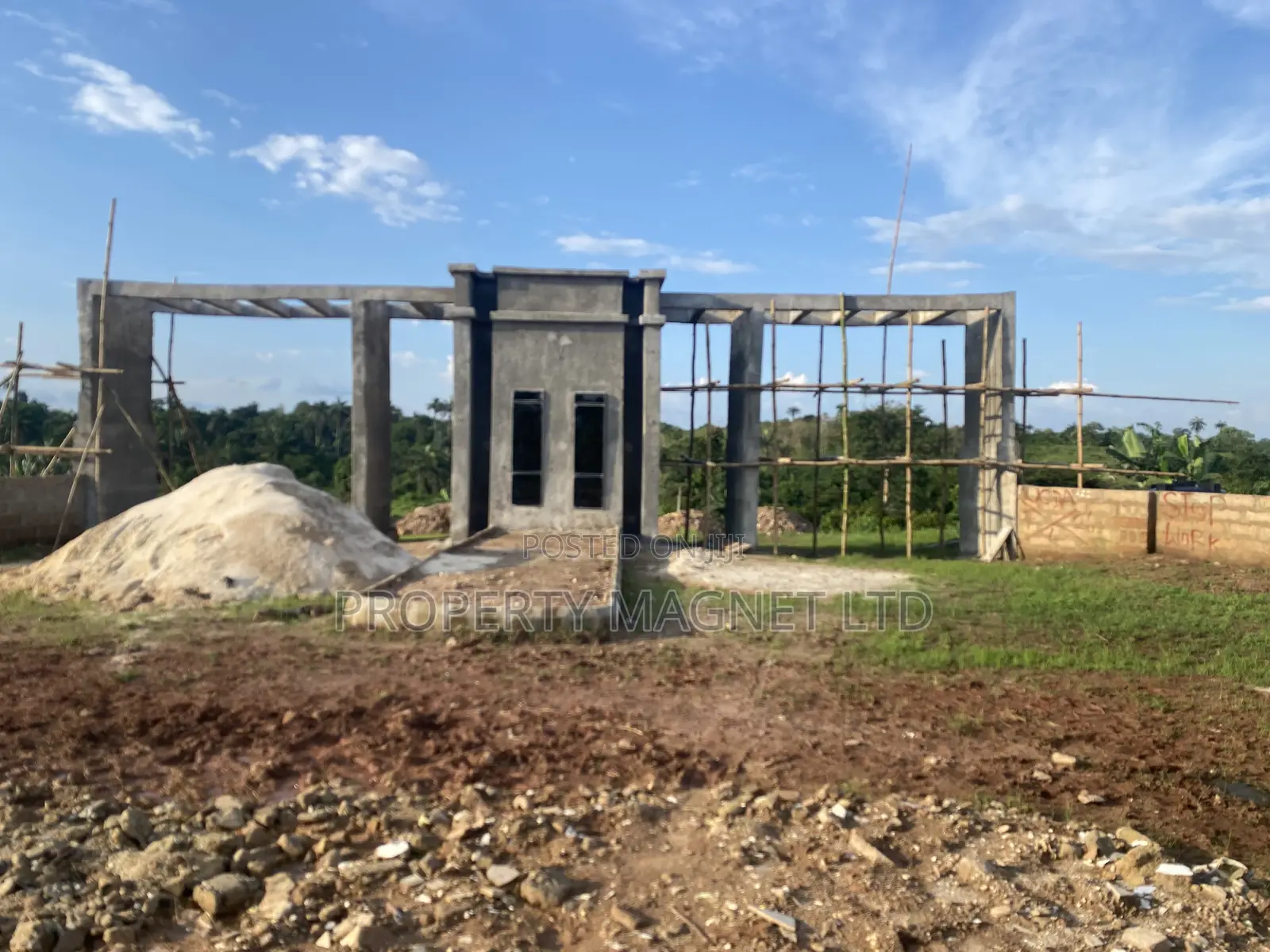 2.5m 3m Distress Plots of Land Sale in Umuahia in Umuahia