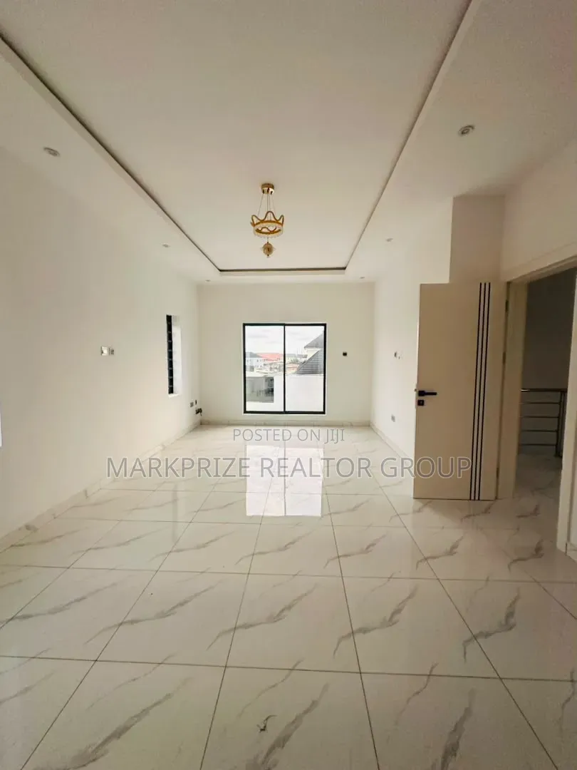 5bdrm Duplex in Gbagada Lagos for sale in New Garage / Gbagada