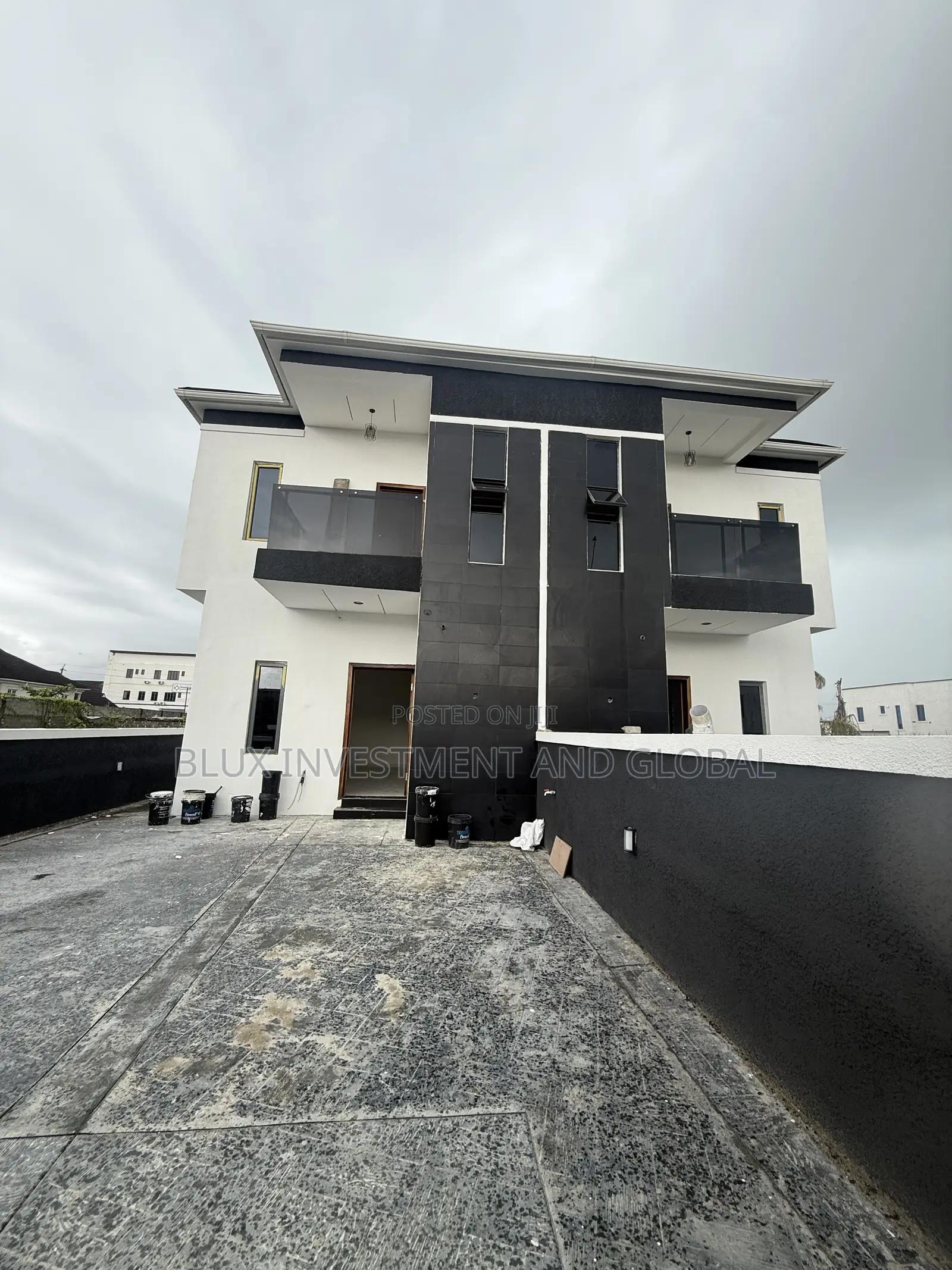 4bdrm Duplex in Ikota Gra for sale in Ikota
