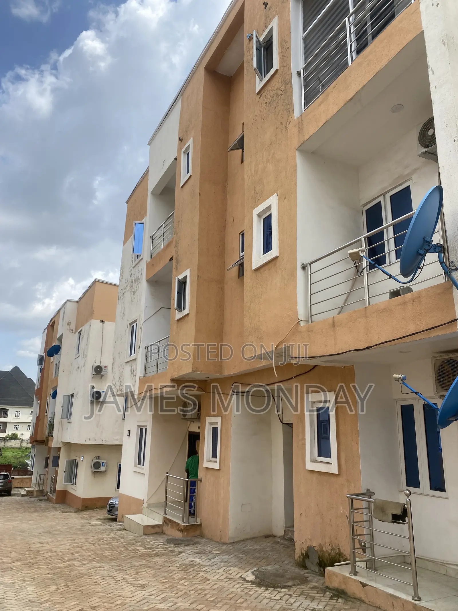 3bdrm Block of Flats in Durumi By Christ for rent in Durumi
