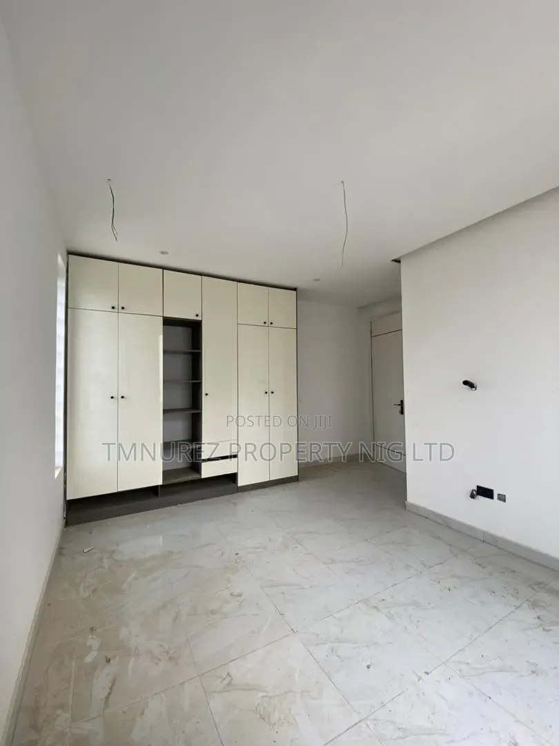 2bdrm Apartment in Lekki Phase 1 for sale in Lekki Phase 1