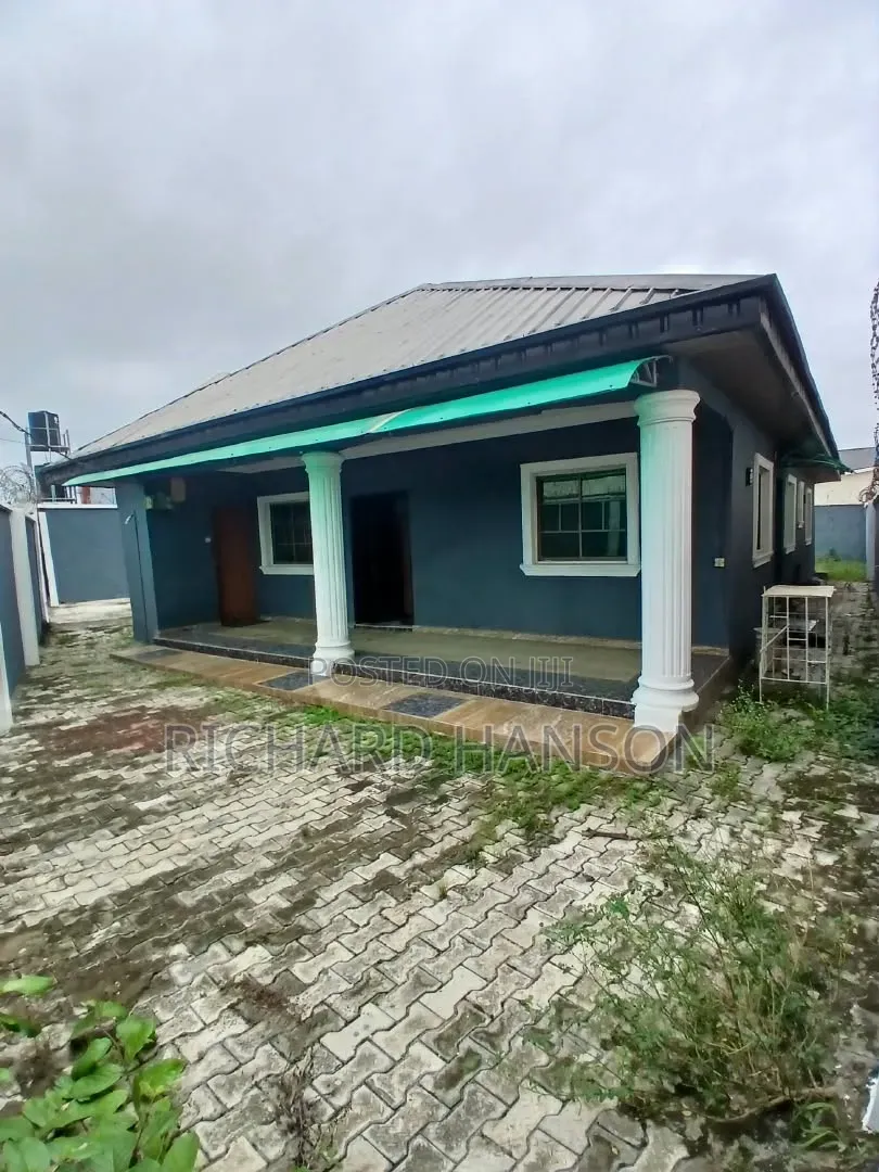 3bdrm Bungalow in Abuleparapo, Awoyaya for sale in Awoyaya