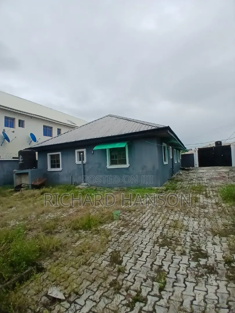 3bdrm Bungalow in Abuleparapo, Awoyaya for sale in Awoyaya