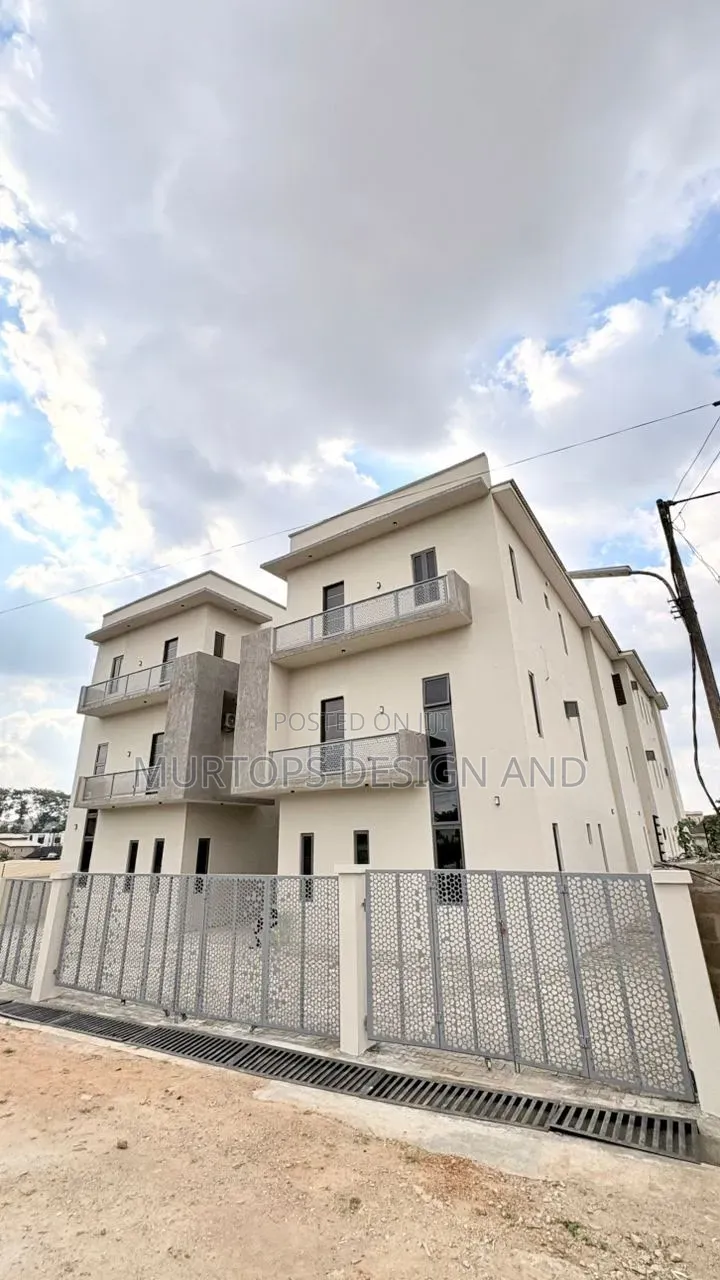 2bdrm Apartment in Old Bodija for sale in Old Bodija