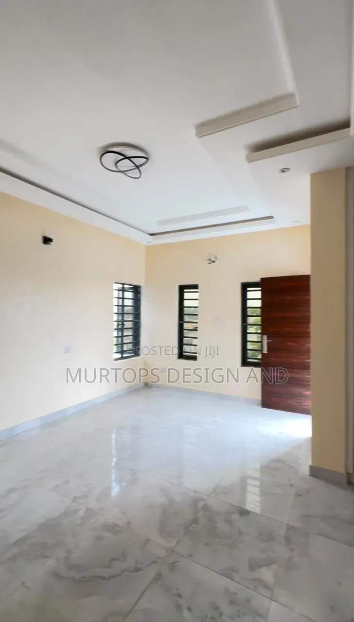 4bdrm Duplex in Oba Akran for sale in Oba Akran