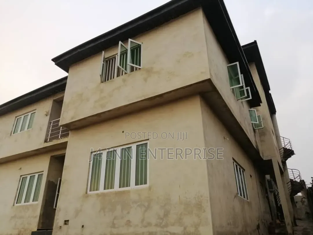 3bdrm Block of Flats in Kayfarm Estate, Ifako-Ogba for sale in Ifako-Ogba