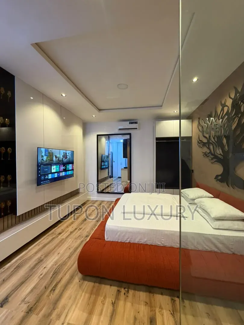 Luxury Studio Apartment With Bath Tub in Chevron