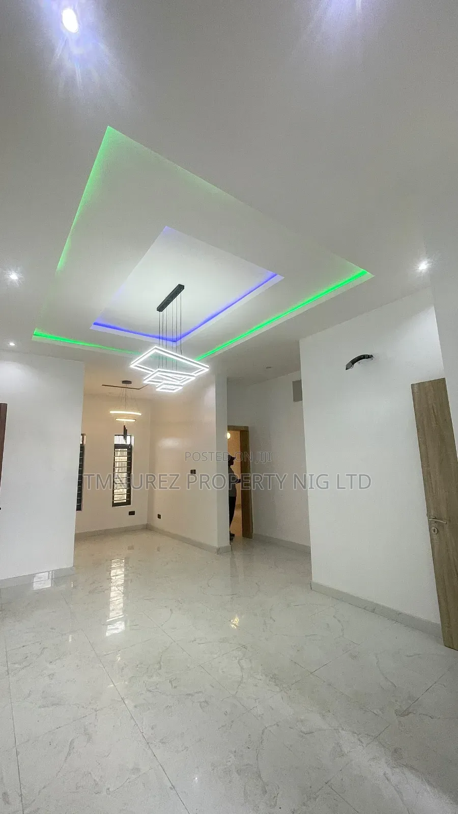 2bdrm Apartment in Off Lekki-Epe Expressway for sale in Off Lekki-Epe Expressway