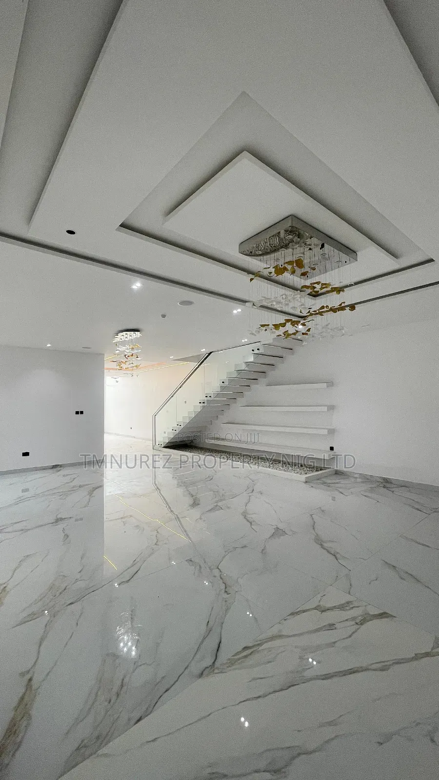 5bdrm Duplex in Ikate for sale in Ikate