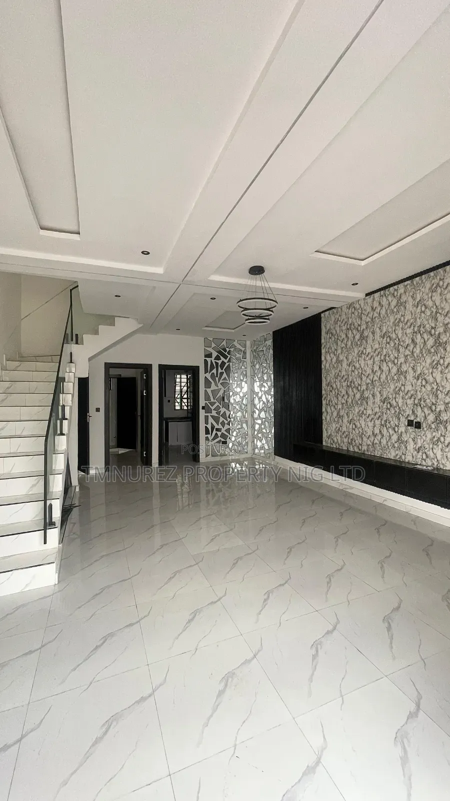 4bdrm Duplex in Chevron for sale in Chevron