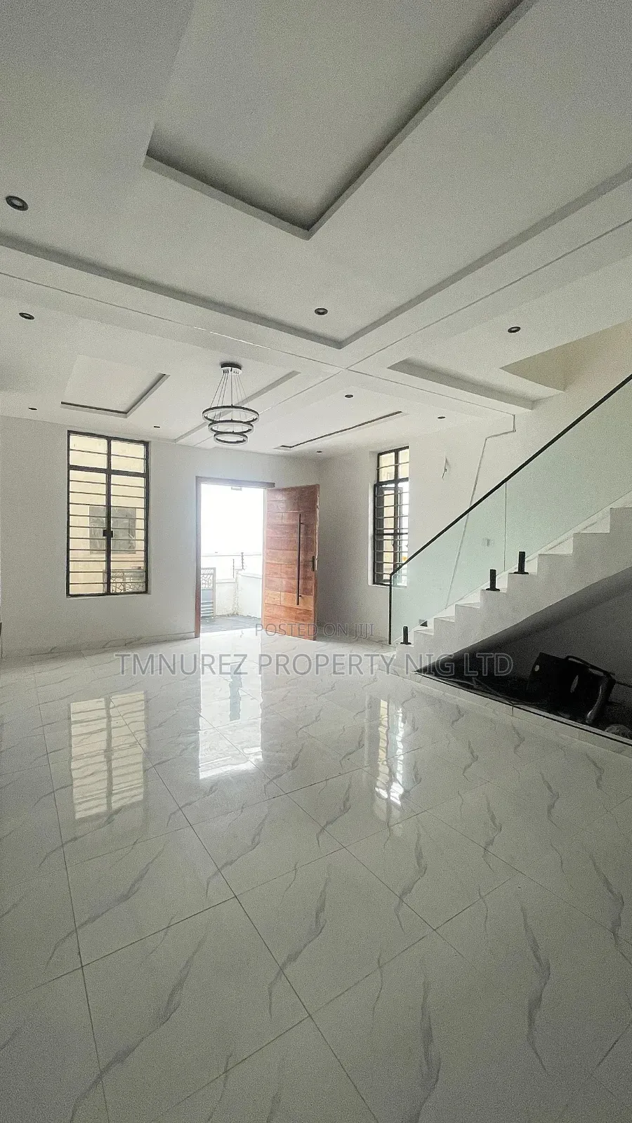4bdrm Duplex in Chevron for sale in Chevron