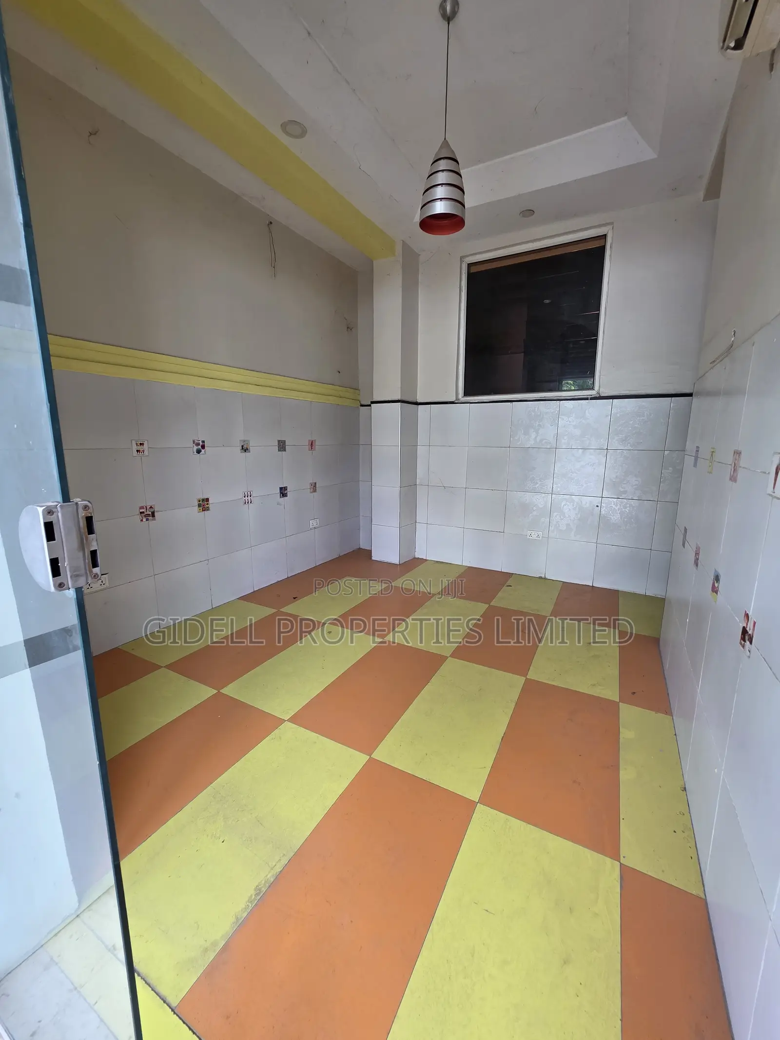 22SQM Shop Space on the Ground Floor in Jabi
