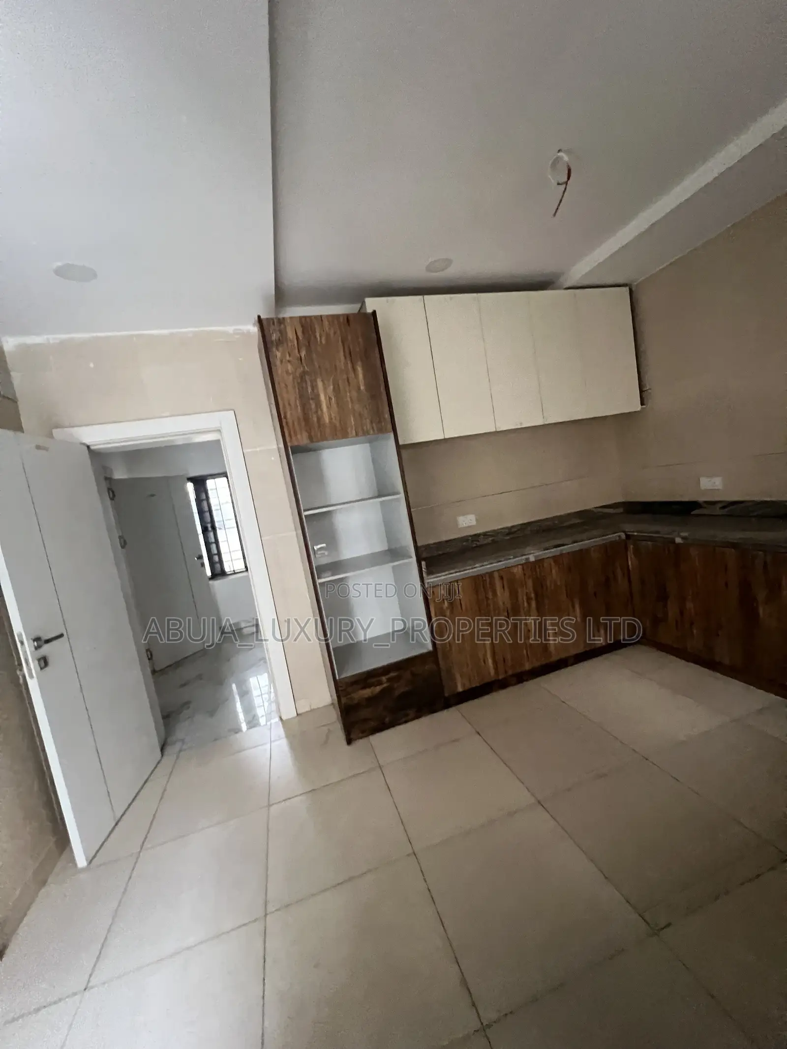 4bdrm Townhouse / Terrace in Guzape for rent in Guzape District