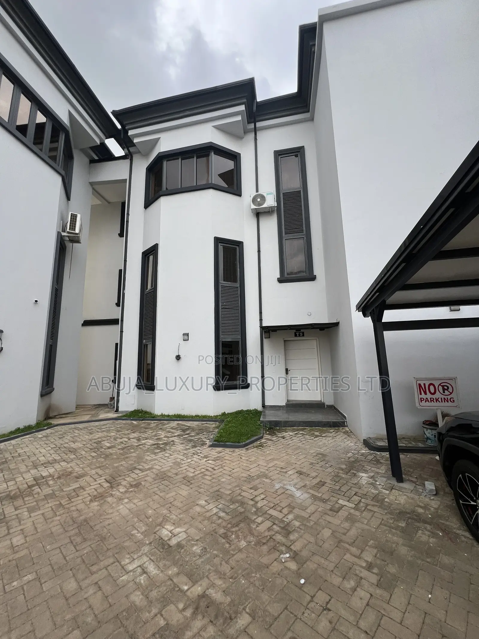 4bdrm Townhouse / Terrace in Guzape for rent in Guzape District