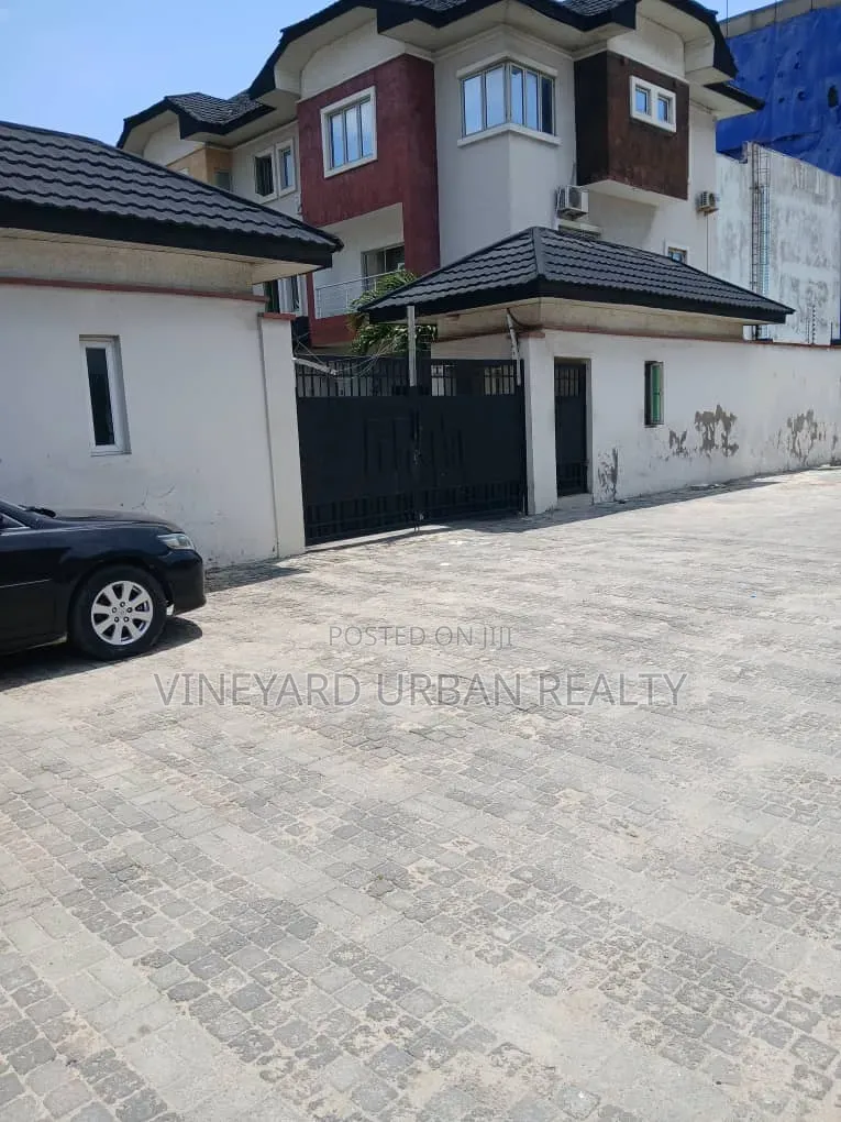 Furnished 3bdrm Duplex in Ikate for rent in Ikate
