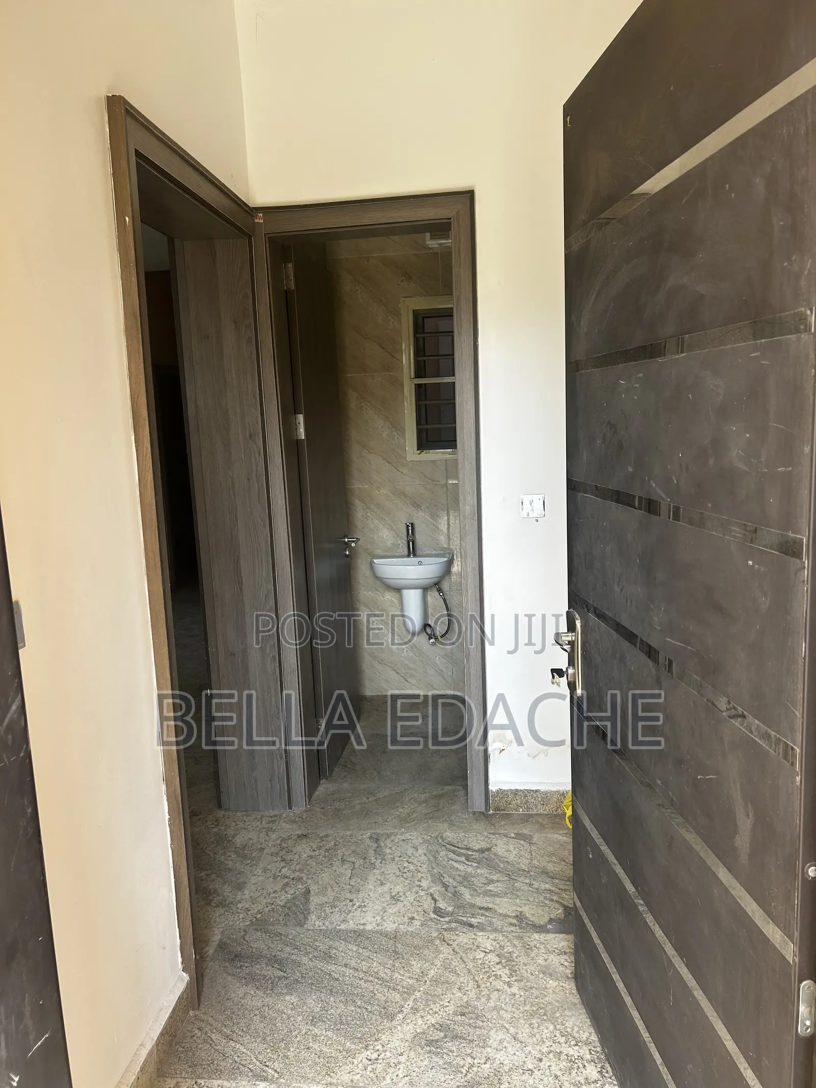 4bdrm Apartment in Jahi for sale in Jahi