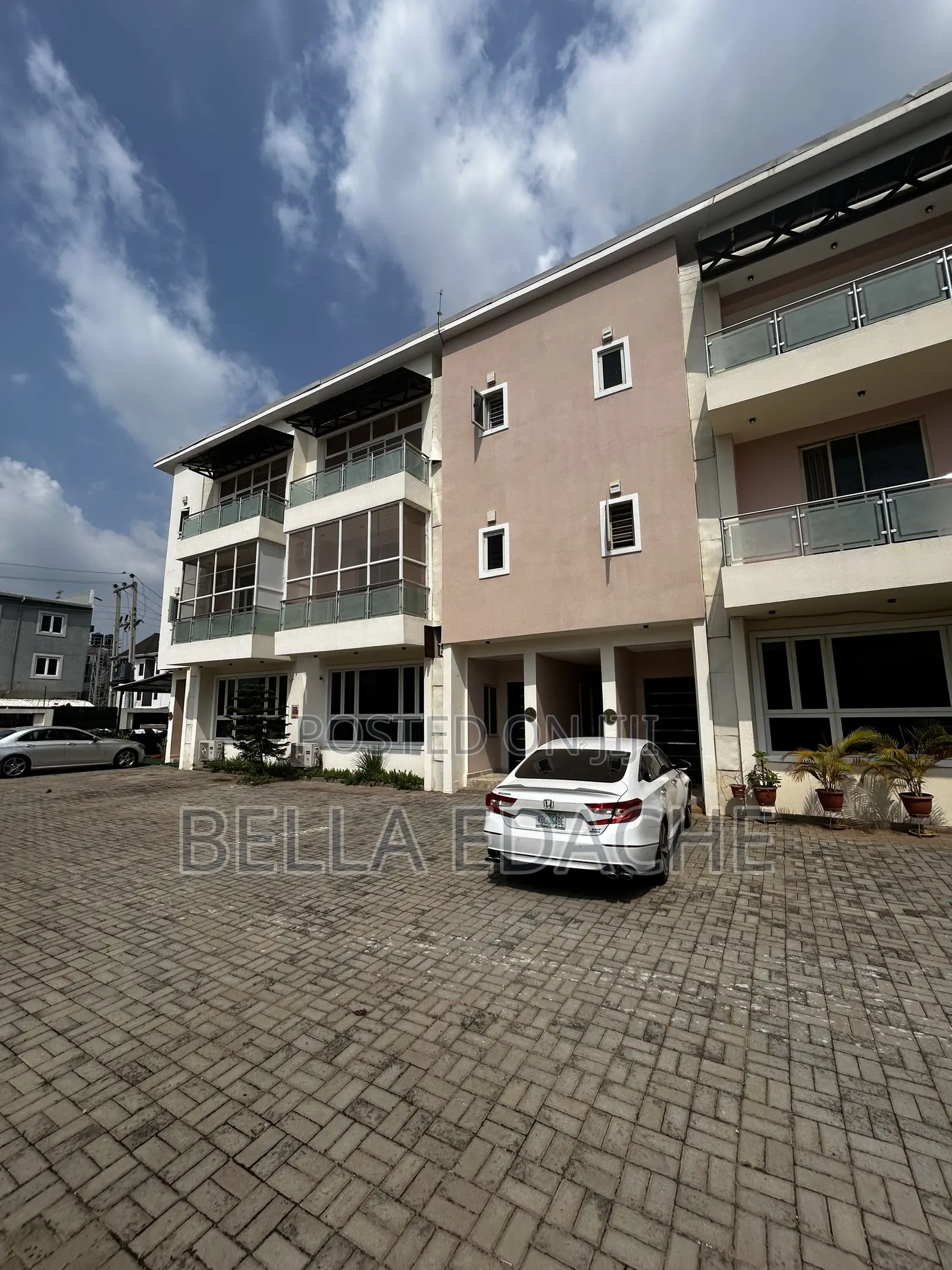 4bdrm Apartment in Jahi for sale in Jahi