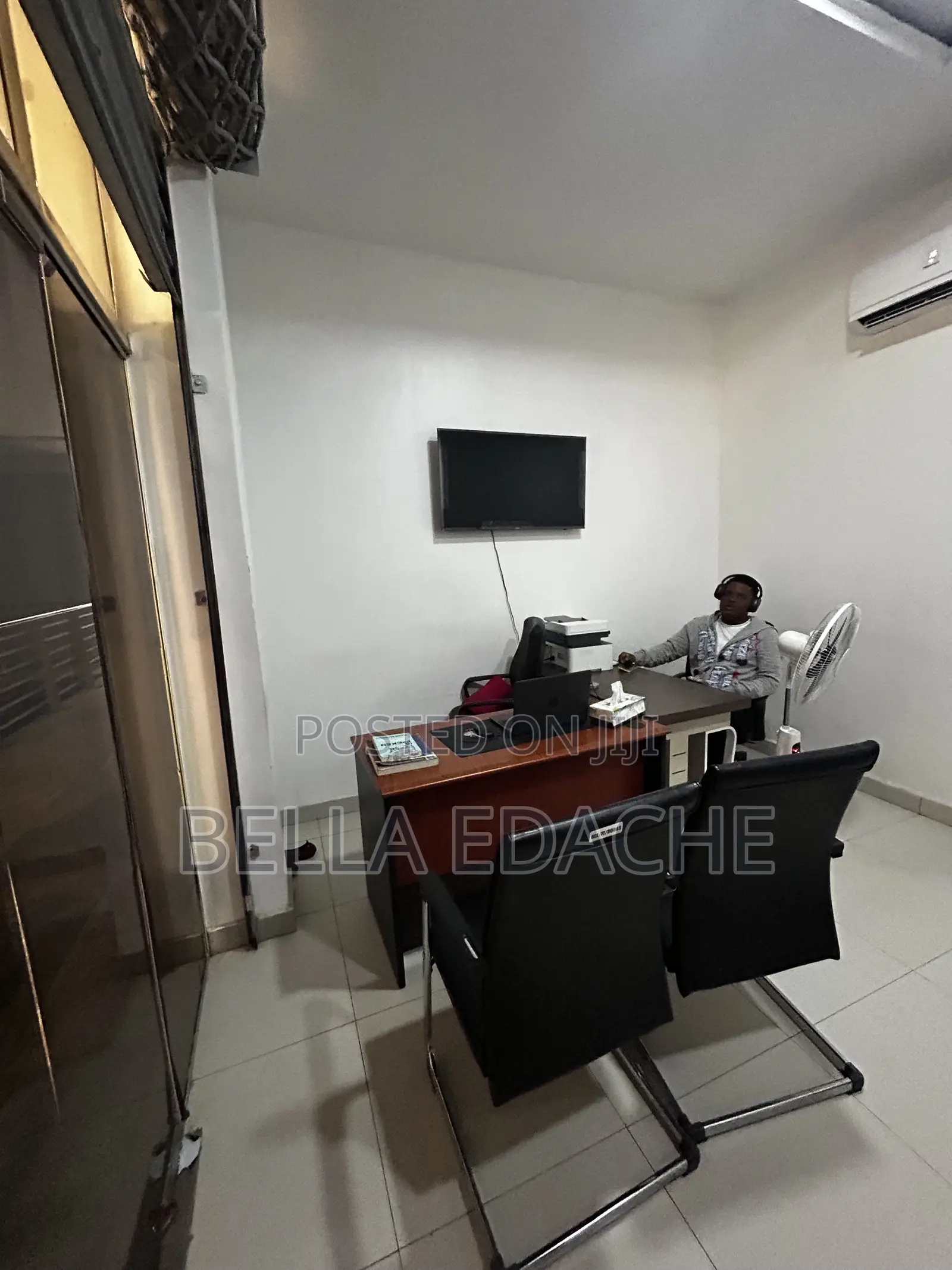Shop for Rent in Wuse 2 in Wuse 2
