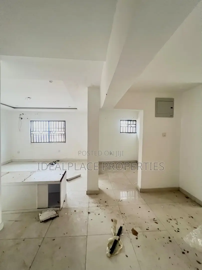 Spacious 4-Bedroom Duplex With BQ Suitable for Office/Business in Lekki Phase 1