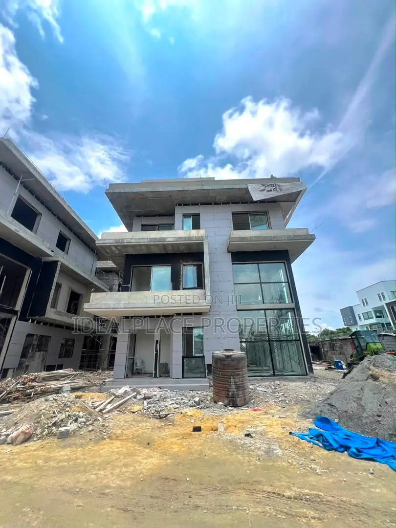5bdrm House in Banana Island for sale in Banana Island