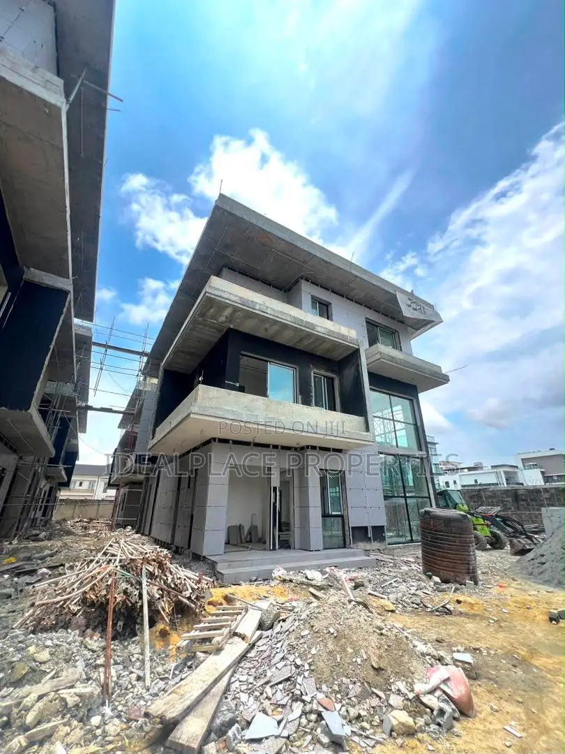 5bdrm House in Banana Island for sale in Banana Island