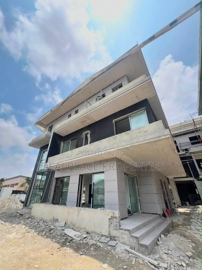 5bdrm House in Banana Island for sale in Banana Island
