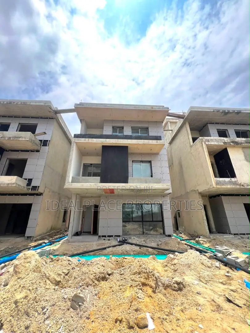 5bdrm House in Banana Island for sale in Banana Island