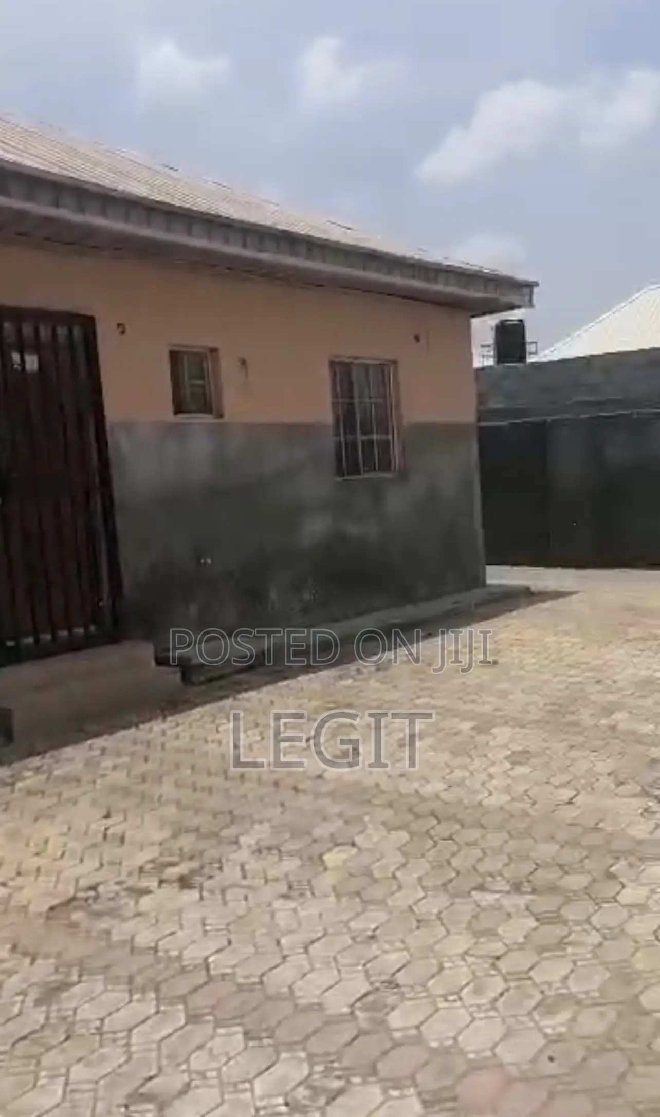 3bdrm Bungalow in Lugbe District for sale in Lugbe District