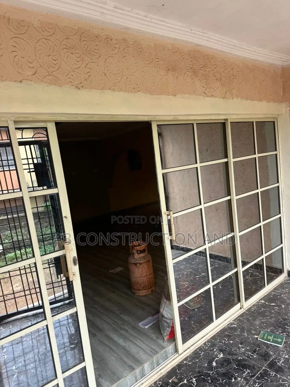 3bdrm Block of Flats in General Gas, Behind for rent in Akobo