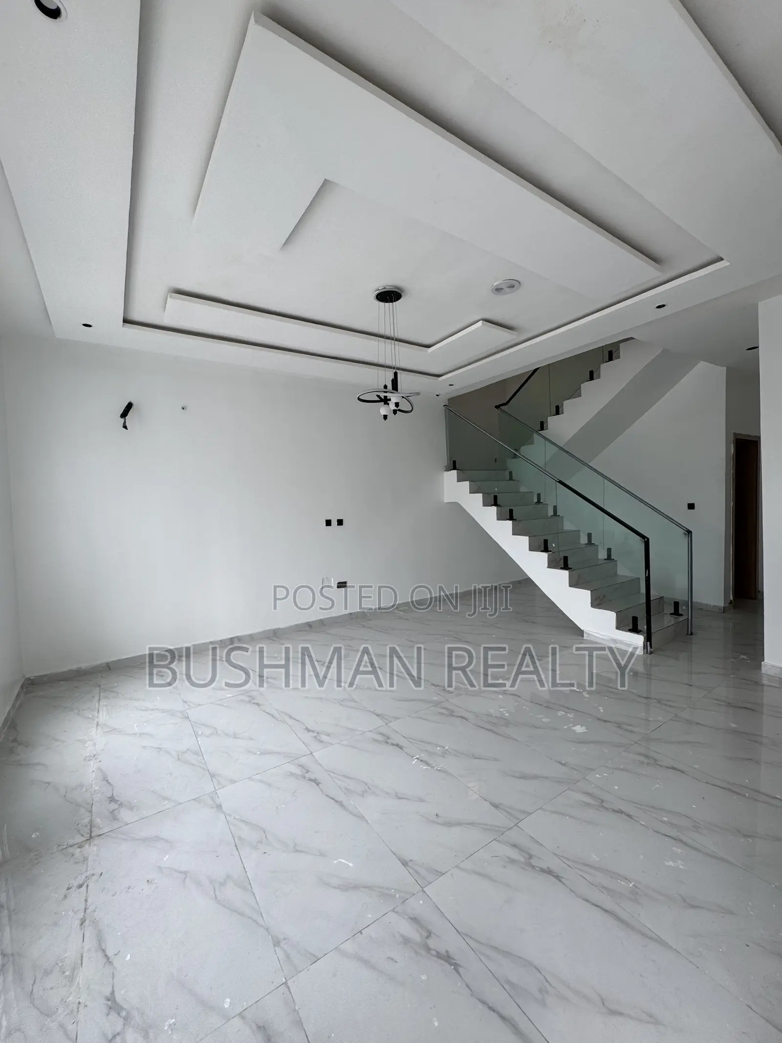5bdrm Duplex in Ikota for sale in Ikota
