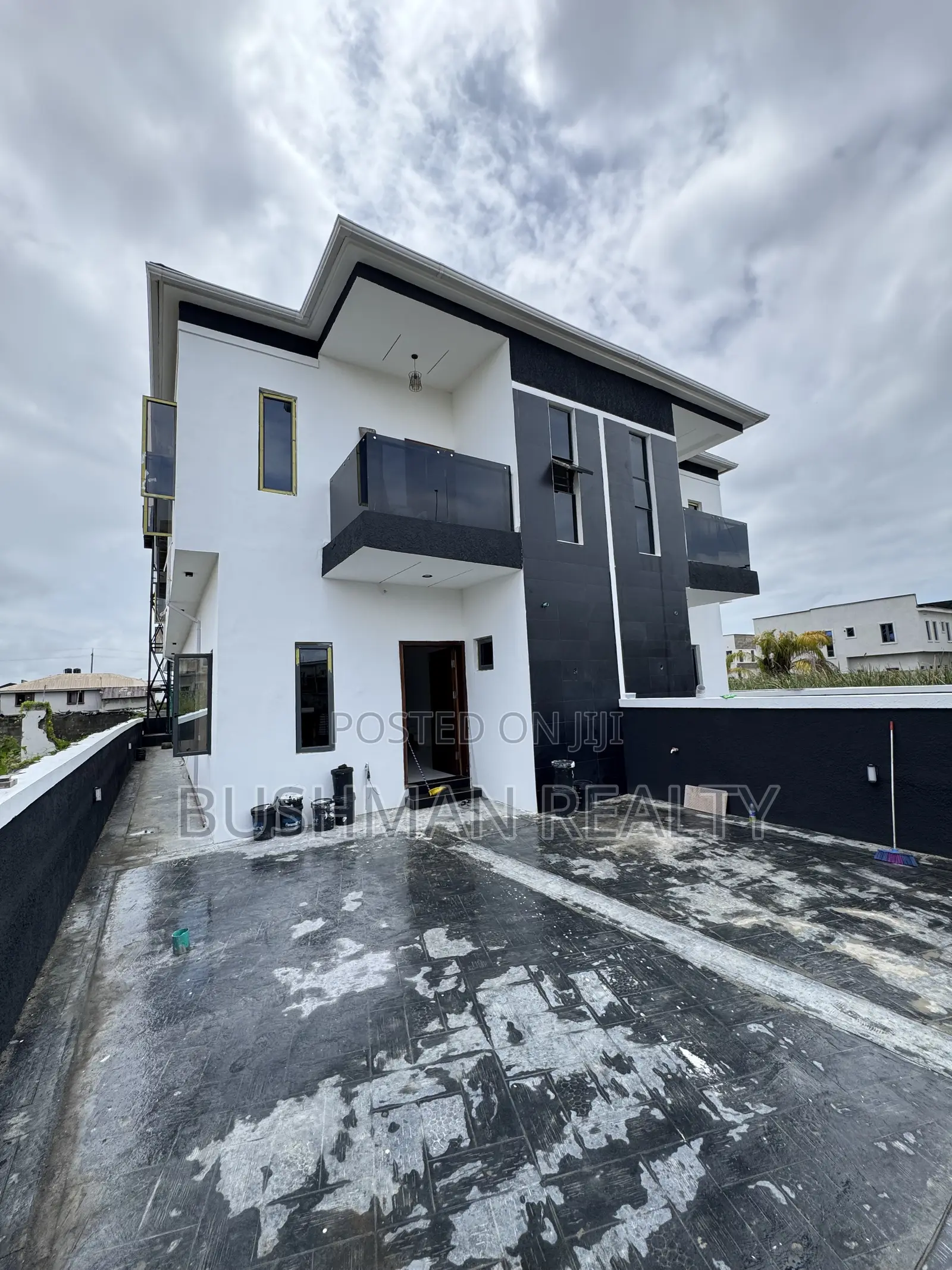 4bdrm Duplex in Ikota for sale in Ikota
