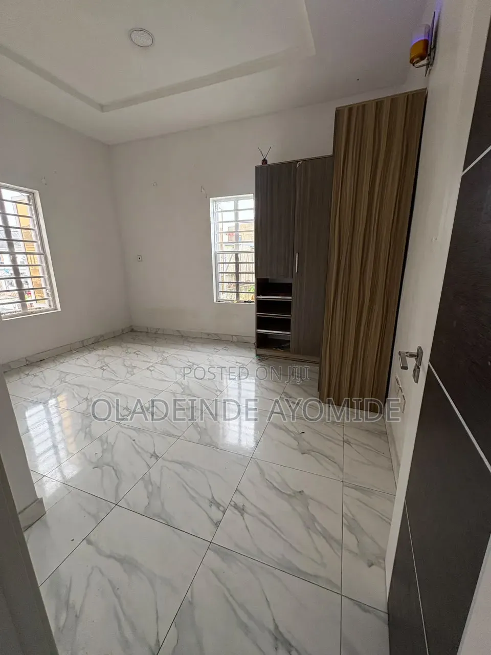 Mini Flat in Chevron for rent in Chevron
