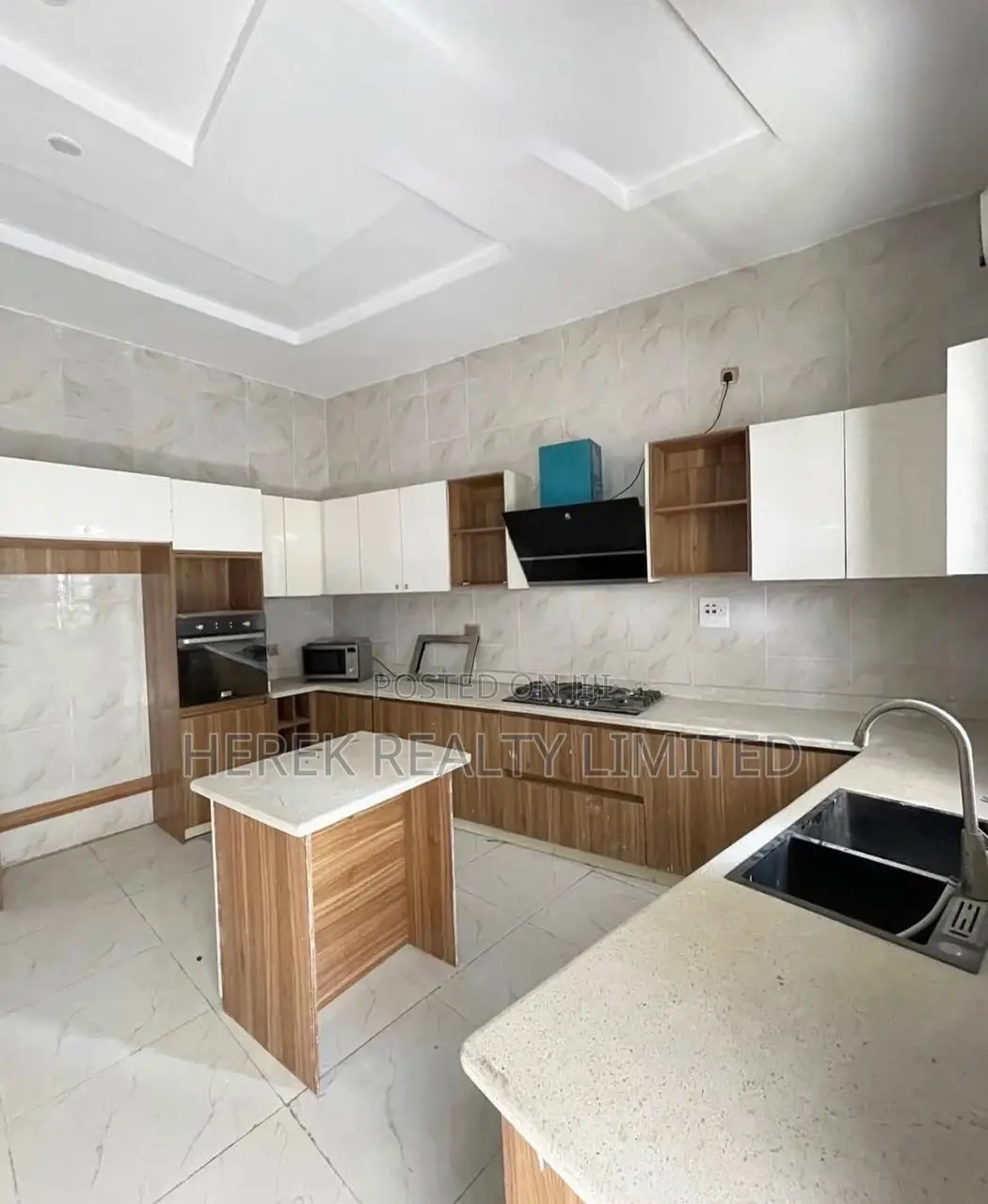 4bdrm Duplex in Empire Estate, Chevron for rent in Chevron