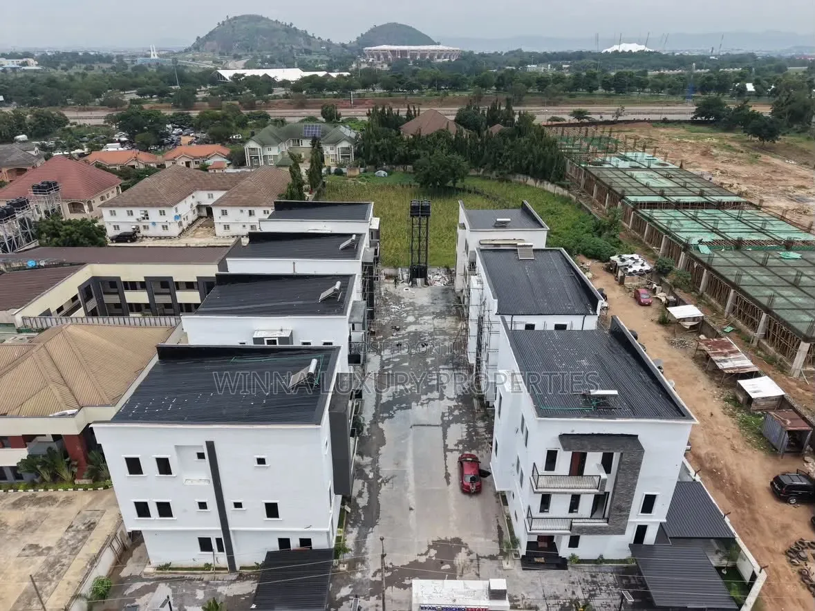 6bdrm Duplex in Durumi By American for sale in Durumi