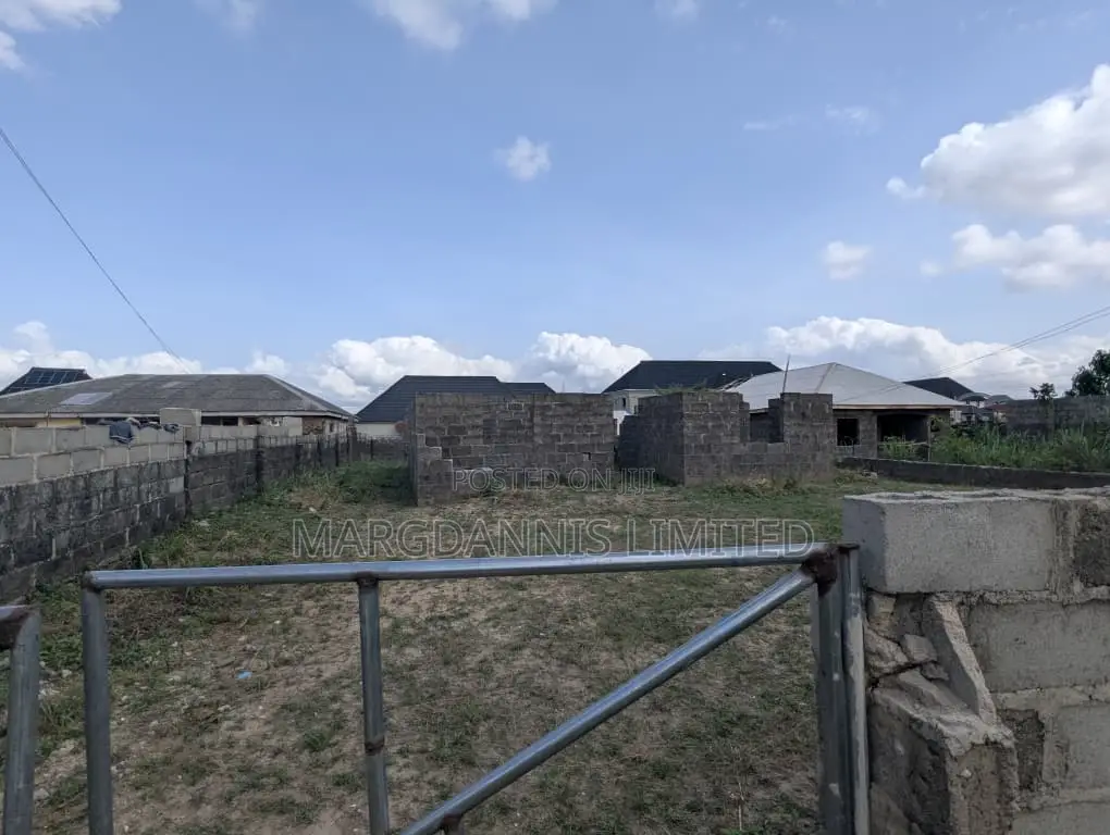 For Sale: Almost 2 Plot of Land (Including a Bungalow and Uncompleted) in Igbogbo
