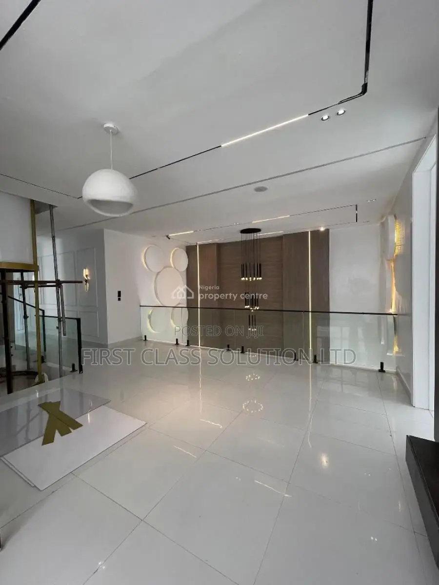 6bdrm Duplex in Chevron for sale in Chevron