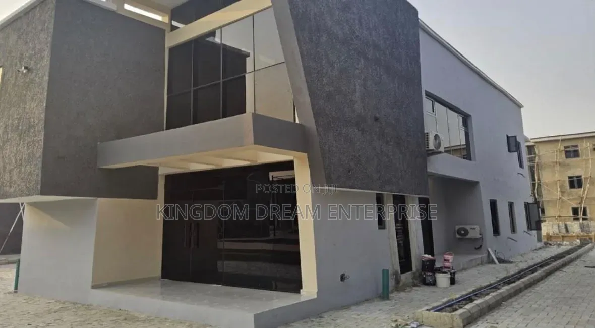 2bdrm Duplex in Lekki Scheme 2 for rent in Lekki Expressway