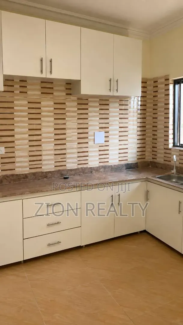 2bdrm Apartment in Eputu London, Awoyaya for rent in Awoyaya