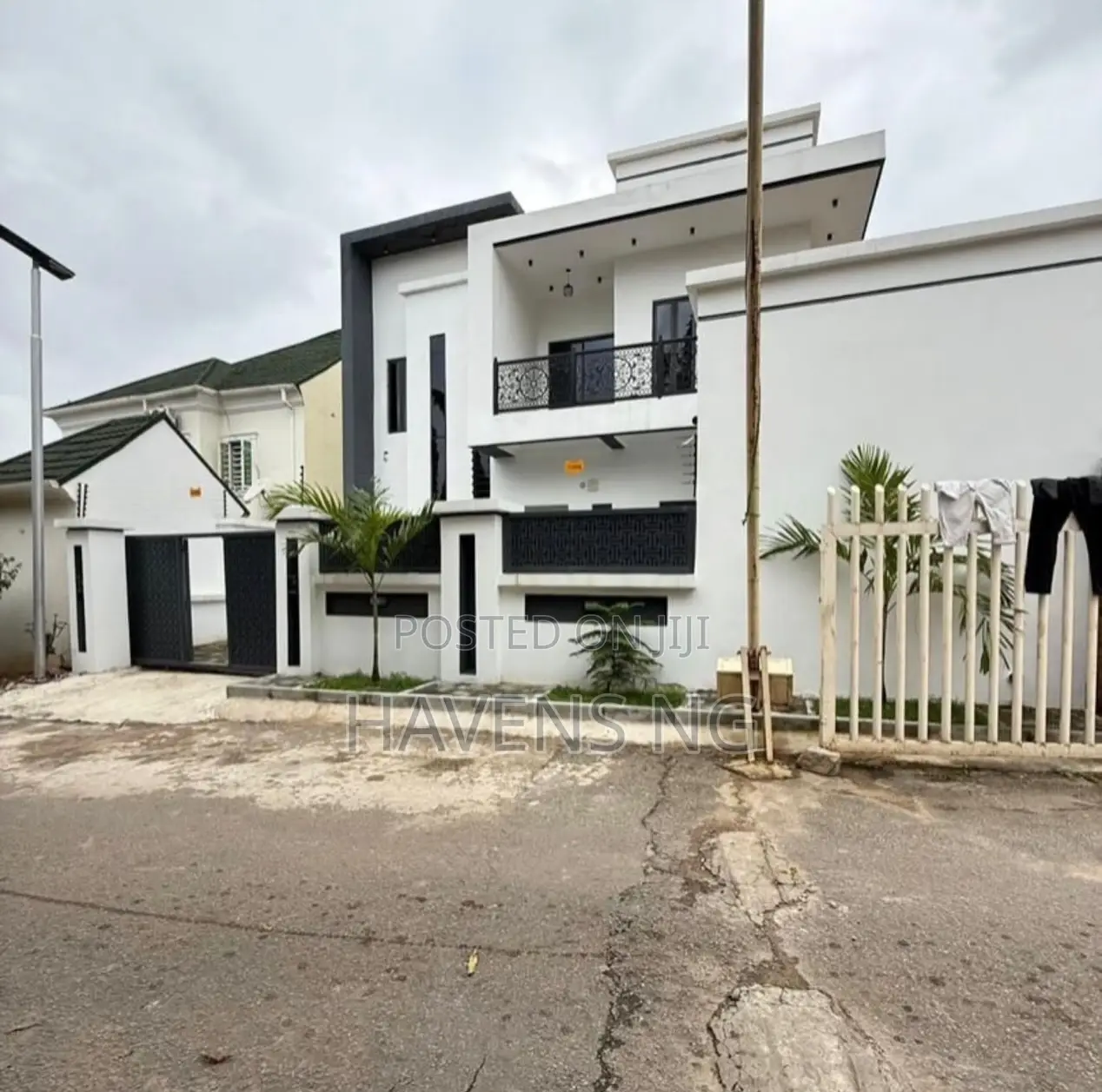 4bdrm Duplex in Life Camp for sale in Life Camp