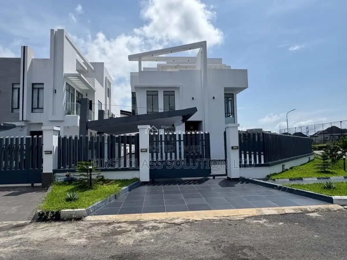 5bdrm Mansion in Pinning Beach Estate, Osapa london for sale in Osapa london