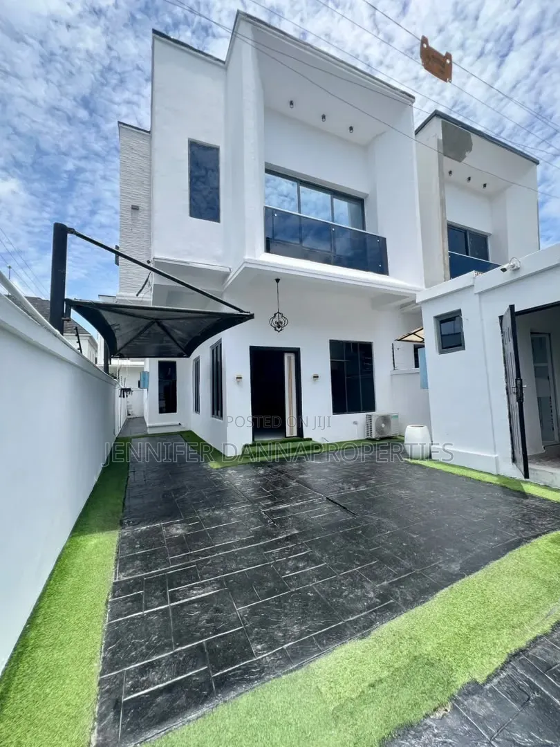 4bdrm Duplex in Chevron for sale in Chevron
