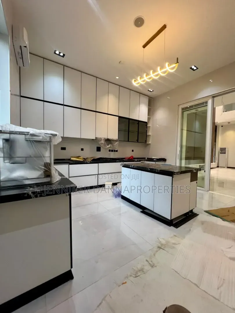 5bdrm Duplex in Parkview Estate for sale in Parkview Estate