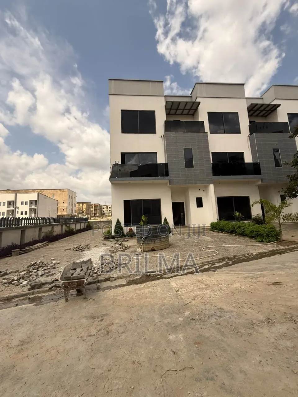 5bdrm Duplex in Guzape District for sale in Guzape District