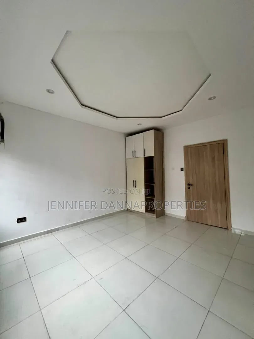 3bdrm Duplex in Lafiaji for sale in Lafiaji