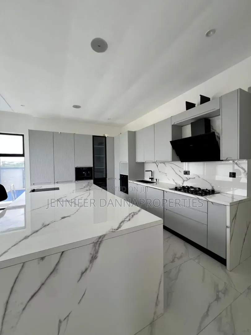 5bdrm Duplex in VGC / Ajah for sale in VGC / Ajah