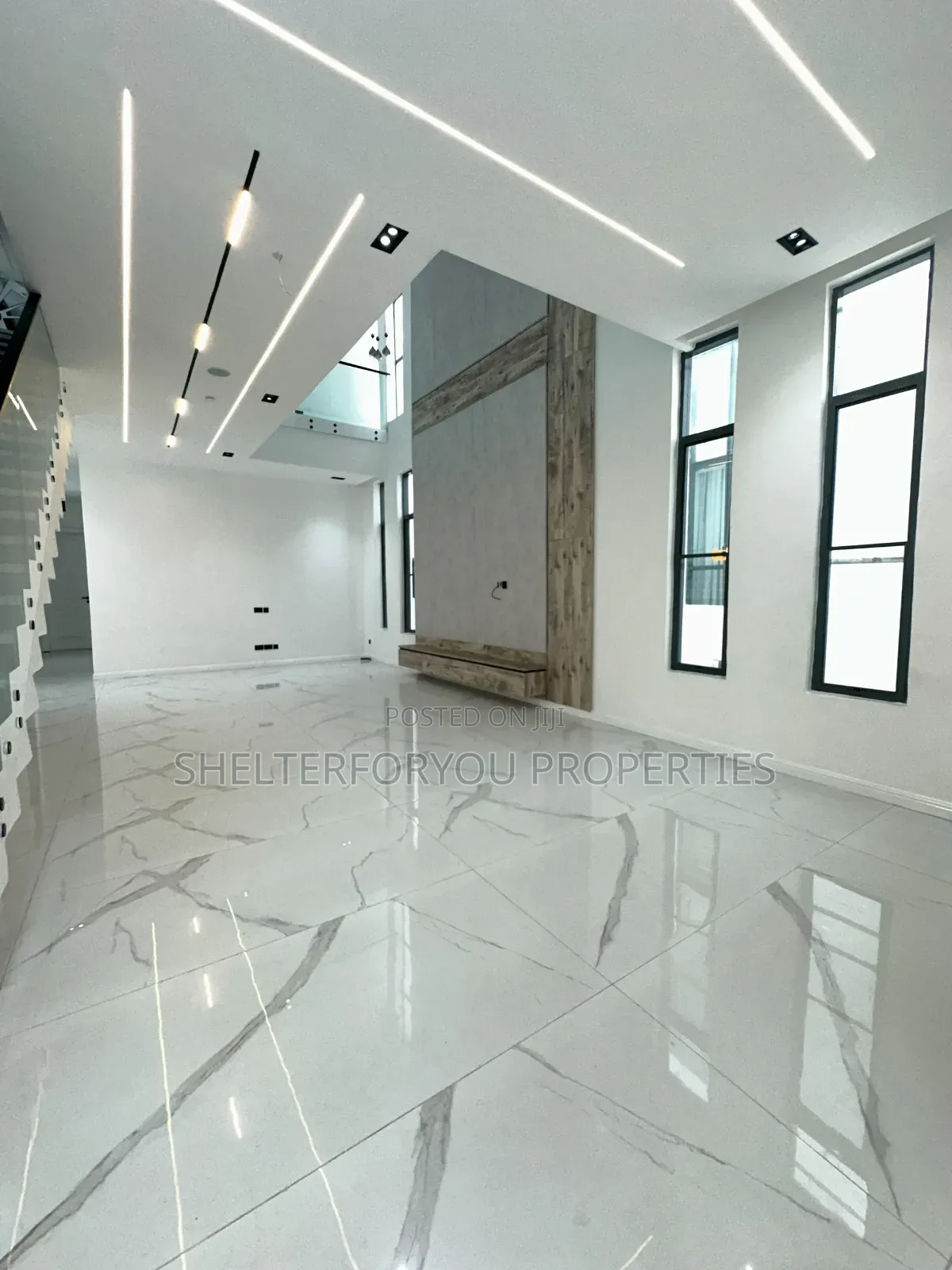 5bdrm Duplex in Lekki Phase 1 for sale in Lekki Phase 1